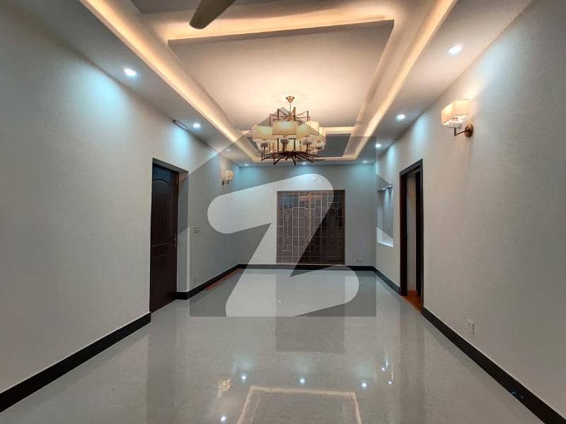 Hot Location 5 Marla Modern House House Available For Sale in DHA Phase 5 B Block