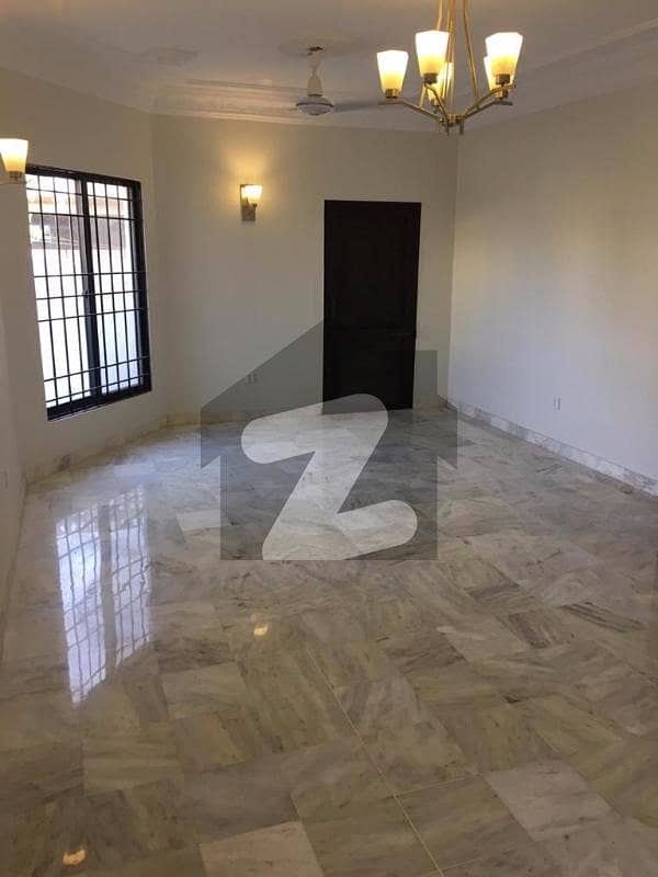 ڈی ایچ اے فیز 4 ڈی ایچ اے ڈیفینس,کراچی میں 6 کمروں کا 12 مرلہ مکان 8.0 کروڑ میں برائے فروخت۔