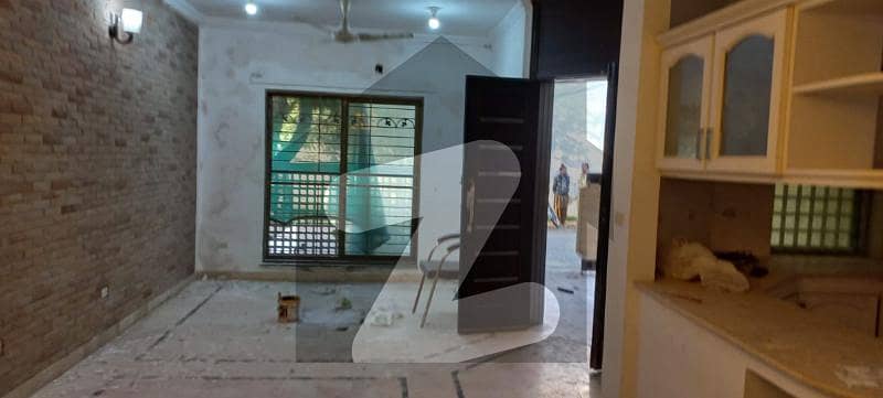 Capital Group Offer One Kanal Lower Portion Separate Gate Phase 2 Block S For Rent