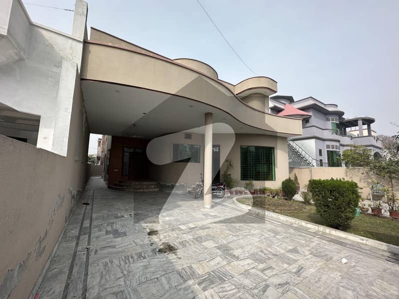 Gujranwala Cantt Face 1.06 Kanal House For Sale
