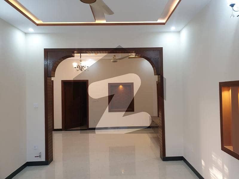 7 Marla Beautiful House Available For Rent 7 Marla Beautiful House Available For Rent