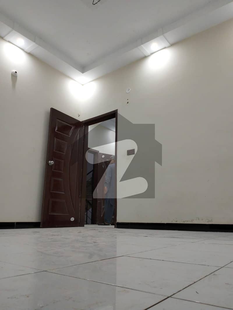 Prime Location 60 Square Yards Lower Portion In Federal B Area Block