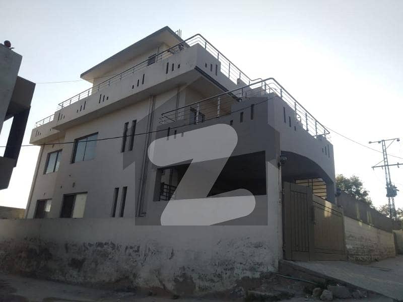 گلستان کالونی راولپنڈی میں 4 کمروں کا 18 مرلہ مکان 4.0 کروڑ میں برائے فروخت۔