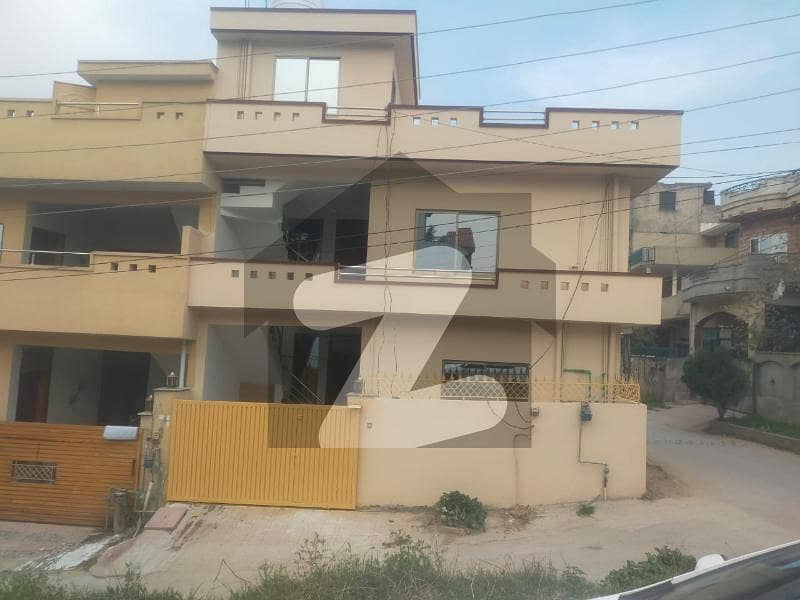 پاکستان ٹاؤن - فیز 1 پاکستان ٹاؤن اسلام آباد میں 4 کمروں کا 5 مرلہ مکان 2 کروڑ میں برائے فروخت۔