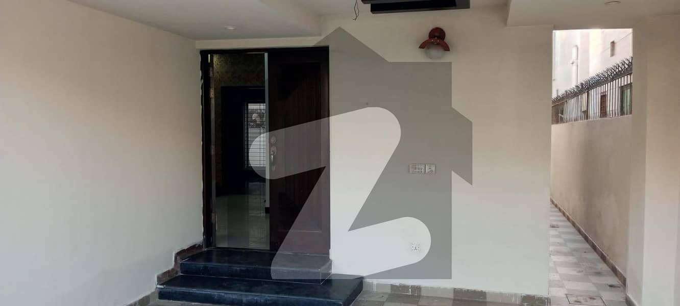 7 Marla Beautiful House Near Kfc 7 Marla Beautiful House Near Kfc