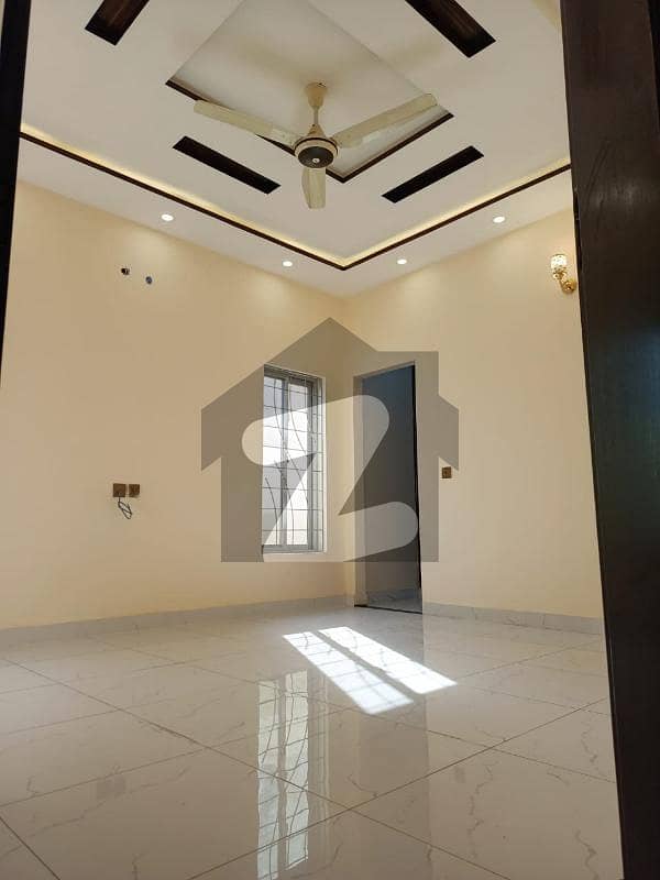 بحریہ آرچرڈ فیز 2 بحریہ آرچرڈ لاہور میں 5 کمروں کا 8 مرلہ مکان 2.55 کروڑ میں برائے فروخت۔
