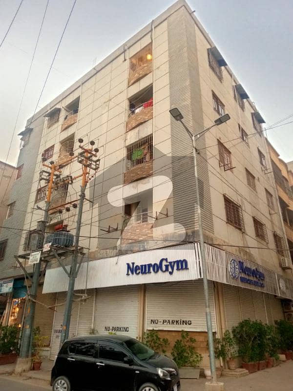 3 bedrooms flat available at nishat commercial