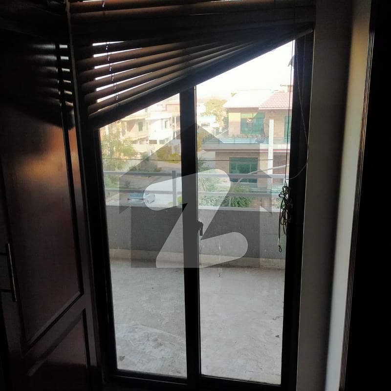 G-11/3 Main Ibn-e Sina Rd Flat For Sale