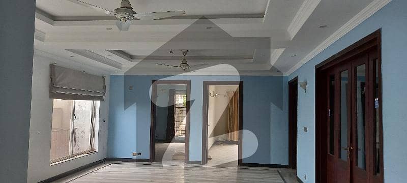 جوڈیشل کالونی راولپنڈی میں 10 کمروں کا 1 کنال مکان 5.6 کروڑ میں برائے فروخت۔