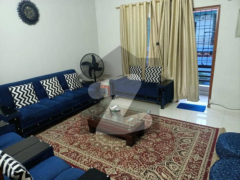 خالد بِن ولید روڈ کراچی میں 2 کمروں کا 6 مرلہ بالائی پورشن 1.6 کروڑ میں برائے فروخت۔