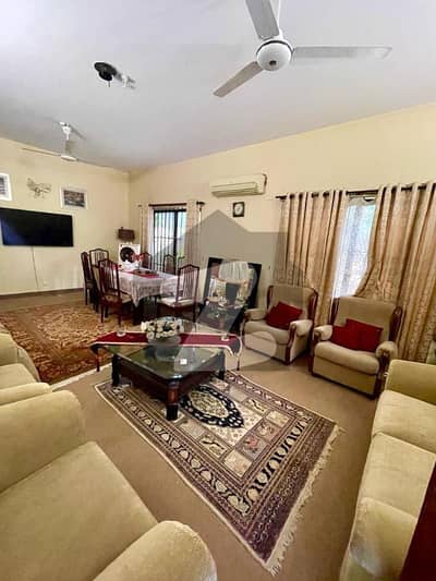 Town House In Pechs Available For Sale PECHS Block 6, PECHS, Jamshed ...