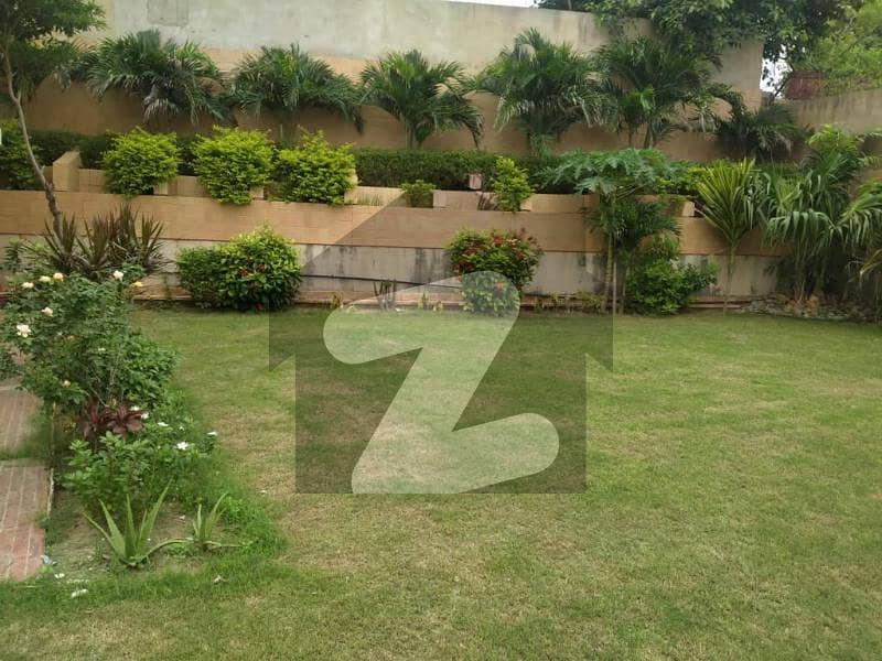 غِزری کراچی میں 6 کمروں کا 8 کنال مکان 40 کروڑ میں برائے فروخت۔