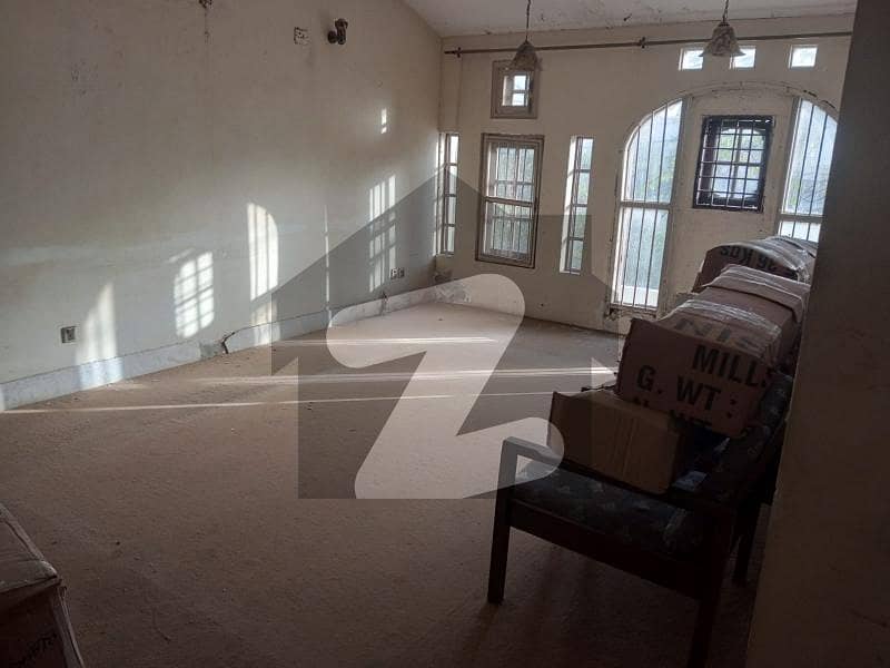 ڈی ایچ اے فیز 7 ڈی ایچ اے کراچی میں 4 کمروں کا 10 مرلہ مکان 6.25 کروڑ میں برائے فروخت۔