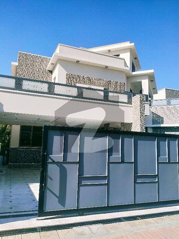 9000 Square Feet House In Bahria Town Phase 1 Best Option