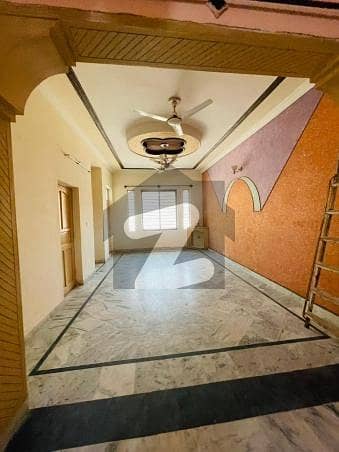 ائیرپورٹ ہاؤسنگ سوسائٹی راولپنڈی میں 2 کمروں کا 8 مرلہ مکان 32 ہزار میں کرایہ پر دستیاب ہے۔