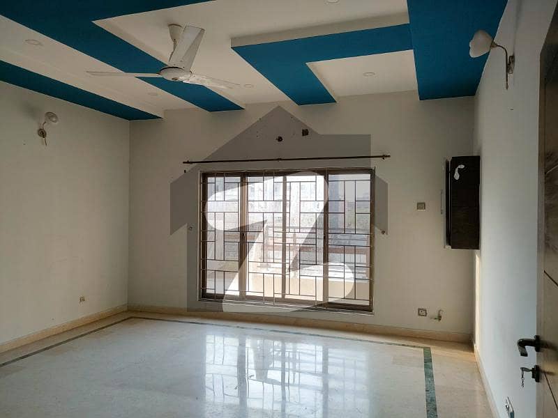 سوان گارڈن ۔ بلاک ڈی سوان گارڈن اسلام آباد میں 5 کمروں کا 1 کنال مکان 80 ہزار میں کرایہ پر دستیاب ہے۔