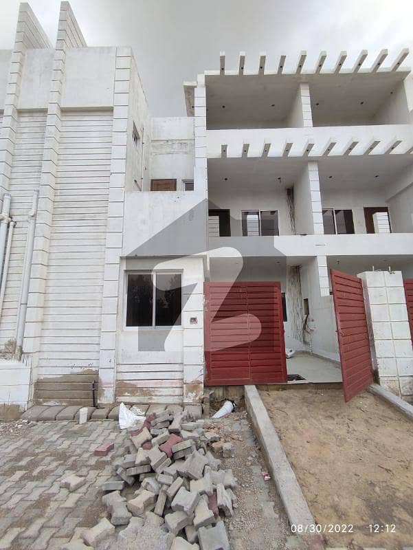 کنگز گارڈن گلستانِ جوہر کراچی میں 4 کمروں کا 5 مرلہ مکان 2.75 کروڑ میں برائے فروخت۔