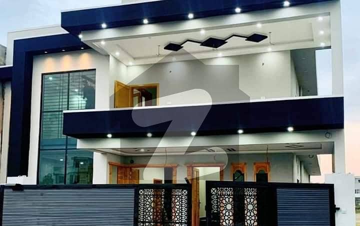 فیصل ٹاؤن - ایف ۔ 18 اسلام آباد میں 5 کمروں کا 14 مرلہ مکان 4.5 کروڑ میں برائے فروخت۔