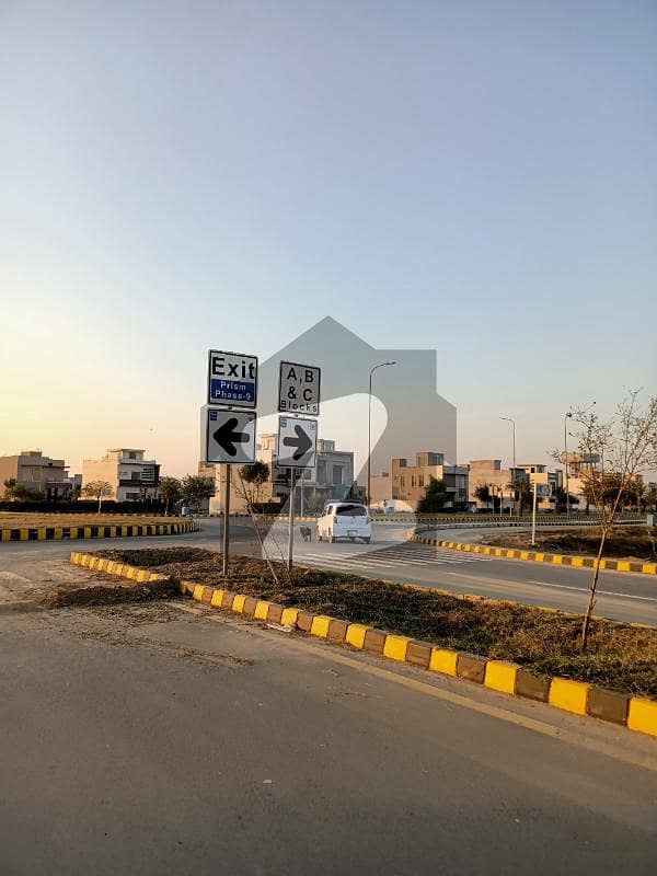 ڈی ایچ اے 9 ٹاؤن ۔ بلاک بی ڈی ایچ اے 9 ٹاؤن ڈیفنس (ڈی ایچ اے) لاہور میں 5 مرلہ رہائشی پلاٹ 1.06 کروڑ میں برائے فروخت۔