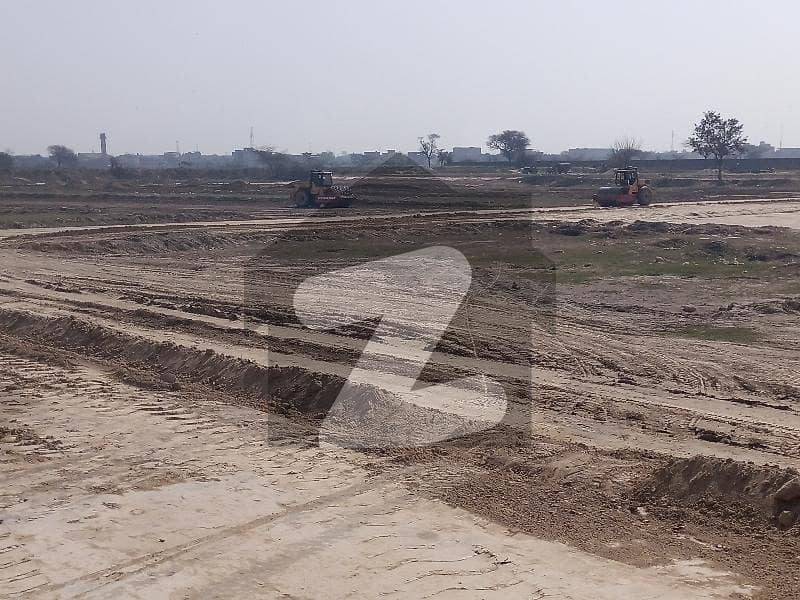 بھینی روڈ لاہور میں 44 کنال زرعی زمین 5.5 کروڑ میں برائے فروخت۔