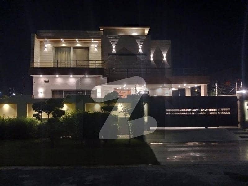 10 Marla Modern house For Rent Hot location