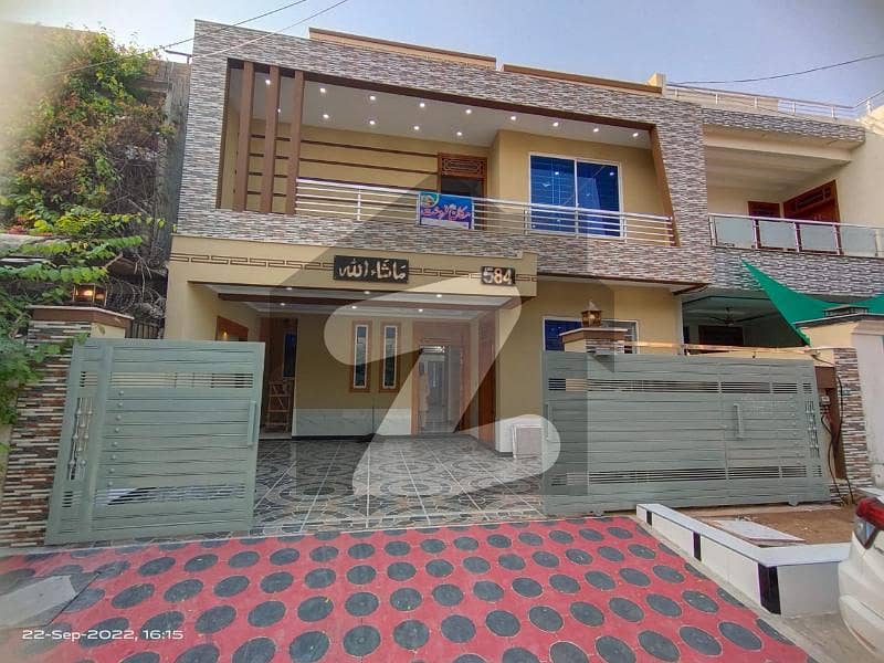 پی ڈبلیو ڈی ہاؤسنگ سکیم اسلام آباد میں 5 کمروں کا 8 مرلہ مکان 3.75 کروڑ میں برائے فروخت۔