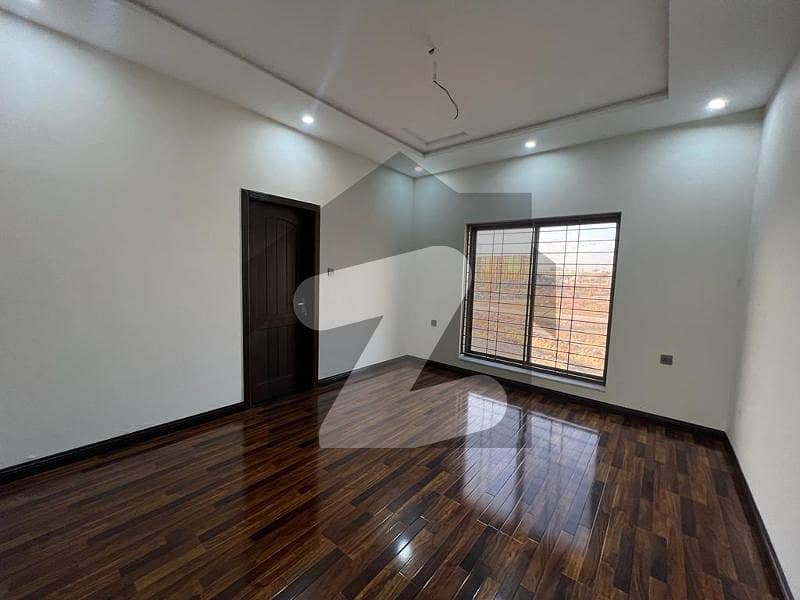 10 Marla Beautiful Brand New House For Sale Lake City Sector M3