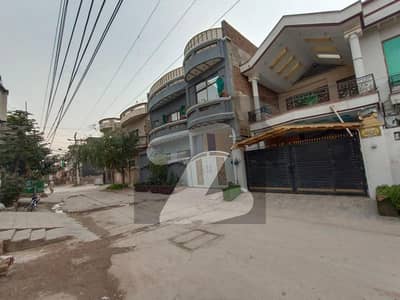 خیابان تنویر راولپنڈی میں 5 کمروں کا 10 مرلہ مکان 2.85 کروڑ میں برائے فروخت۔