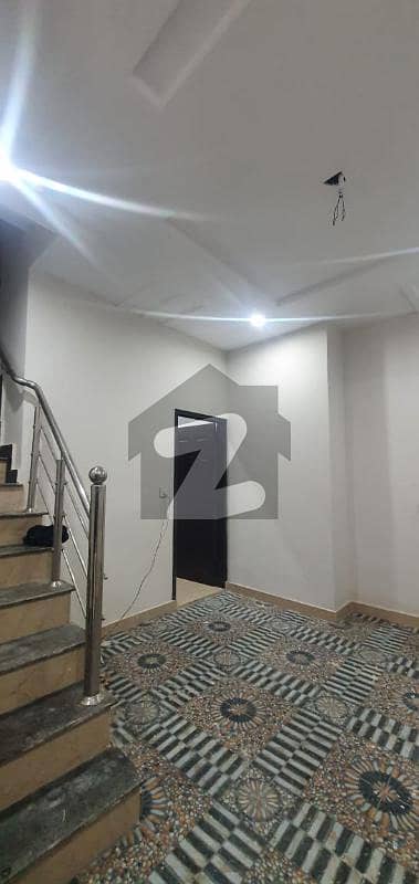 نادِر آباد کینٹ لاہور میں 3 کمروں کا 2 مرلہ مکان 70 لاکھ میں برائے فروخت۔