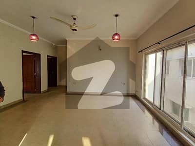 ایئرفورس آفیسرز ہاؤسنگ سکیم ملتان میں 5 کمروں کا 14 مرلہ مکان 3.25 کروڑ میں برائے فروخت۔