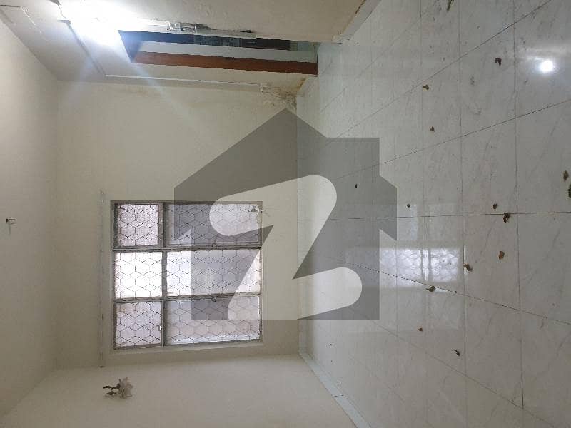 8 marla upper portion available for rent in Samanabad