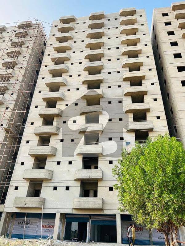 Waqar Twin Tower 3 Rooms Flat For Sale