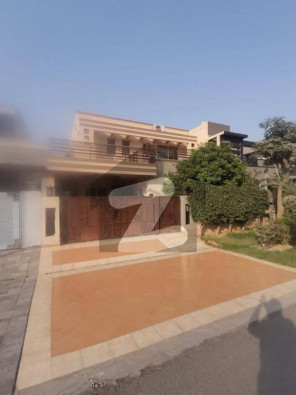 10 Marla Old House For Sale In D Block Phase 5 Dha Lahore