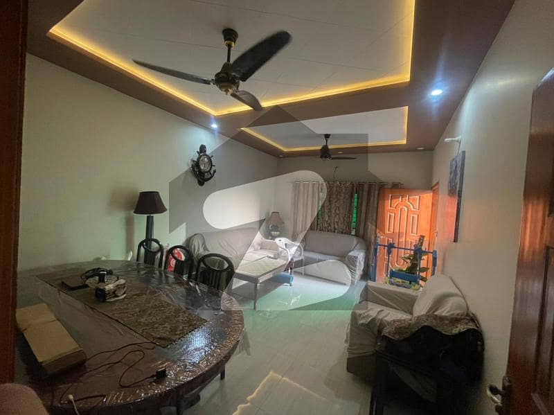 شوکت خانم روڈ لاہور میں 4 کمروں کا 5 مرلہ مکان 1.6 کروڑ میں برائے فروخت۔