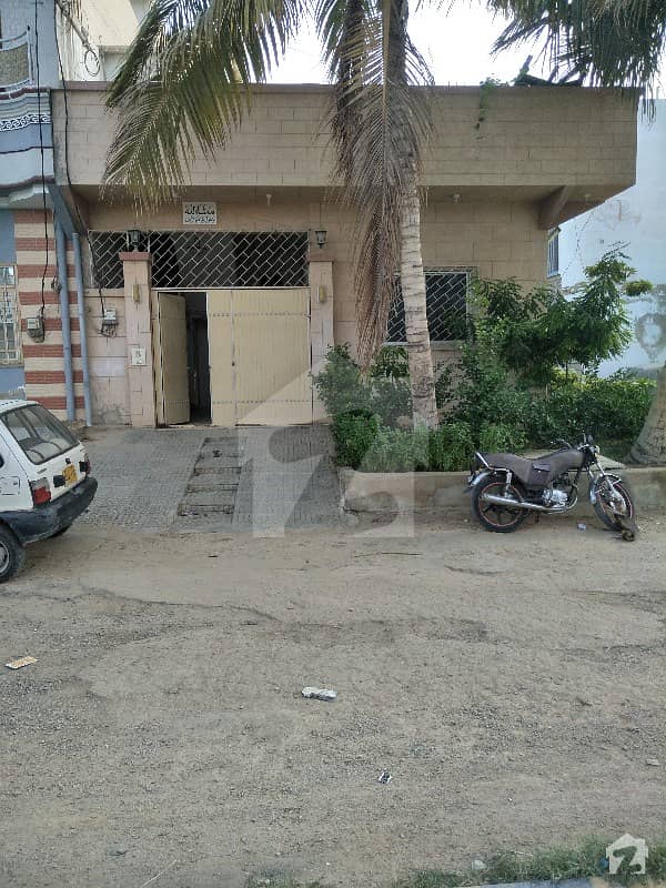 عتاوہ سوسائٹی گلشنِ اقبال ٹاؤن کراچی میں 2 کمروں کا 5 مرلہ مکان 1.8 کروڑ میں برائے فروخت۔
