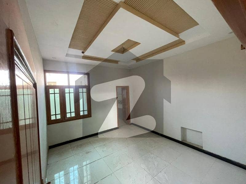 شیخ یٰسین ٹاؤن ناصر باغ روڈ پشاور میں 6 کمروں کا 5 مرلہ مکان 1 کروڑ میں برائے فروخت۔
