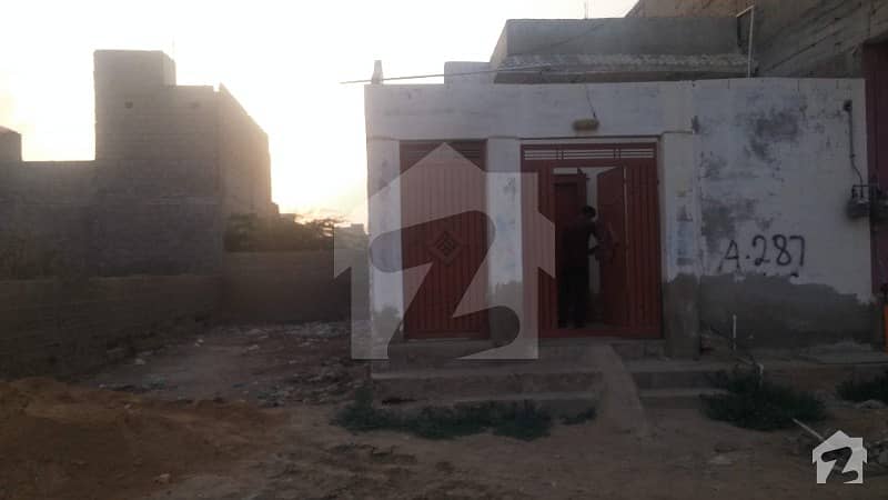 سُرجانی ٹاؤن - سیکٹر 4سی سُرجانی ٹاؤن گداپ ٹاؤن کراچی میں 2 کمروں کا 10 مرلہ مکان 62 لاکھ میں برائے فروخت۔