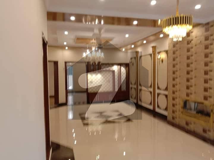 Available 10 Marla House For Rent Bahria Town Lahore