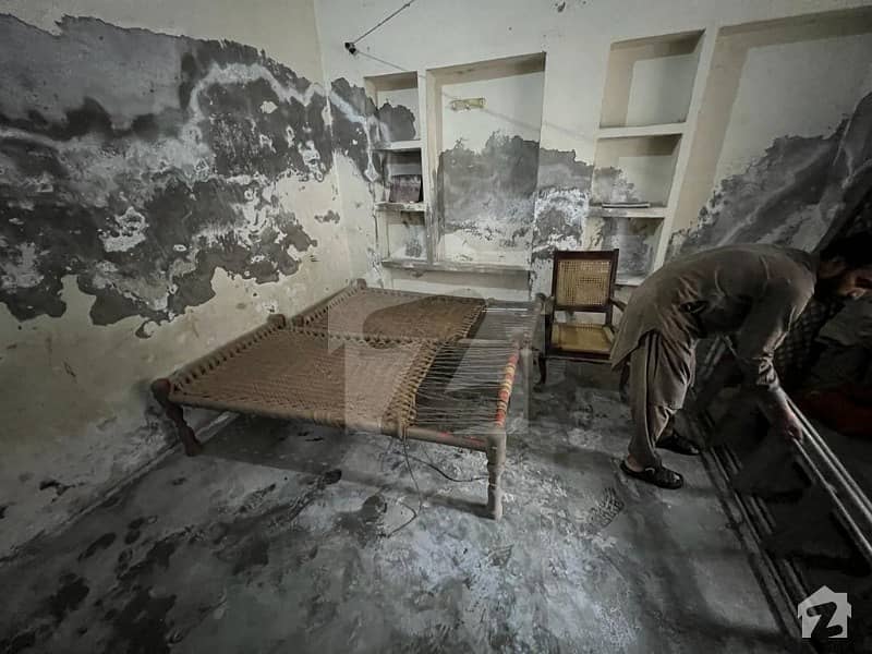 امامیہ کالونی جی ٹی روڈ لاہور میں 4 کمروں کا 10 مرلہ مکان 90 لاکھ میں برائے فروخت۔