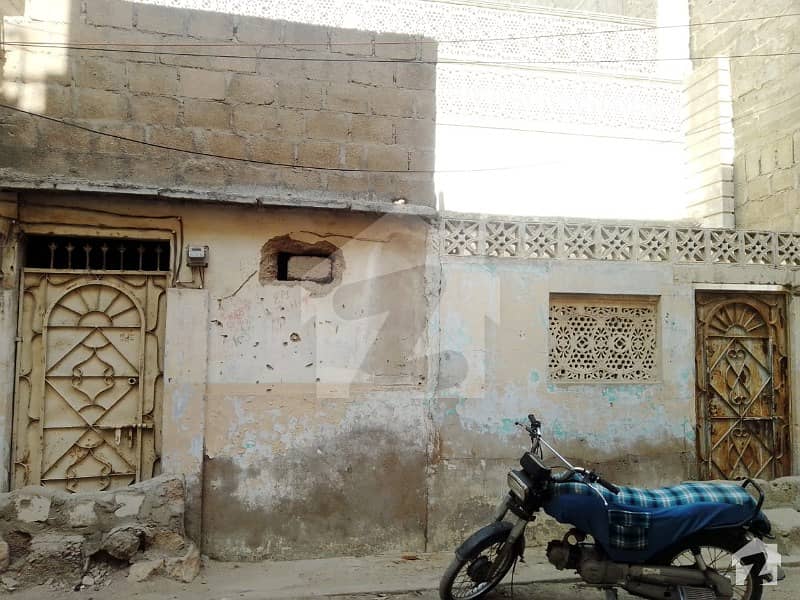 عزیز آباد گلبرگ ٹاؤن کراچی میں 3 کمروں کا 5 مرلہ مکان 1.6 کروڑ میں برائے فروخت۔