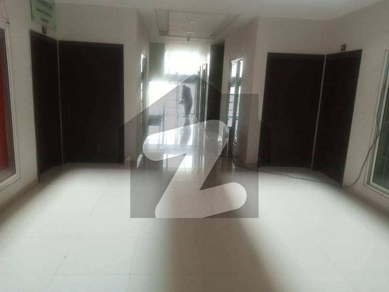 900 Square Feet Flat Is Available For Sale In Gulberg Civic Center