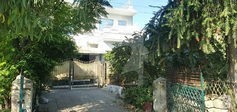 کاہنہ پل اسلام آباد میں 6 کمروں کا 10 مرلہ مکان 7.25 کروڑ میں برائے فروخت۔