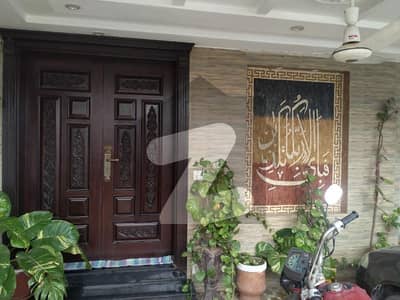 بحریہ آرچرڈ لاہور میں 3 کمروں کا 8 مرلہ بالائی پورشن 35.0 ہزار میں کرایہ پر دستیاب ہے۔