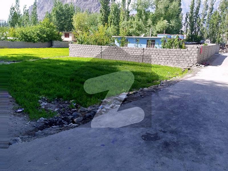 اولڈنگ روڈ سکردو میں 2 کنال کمرشل پلاٹ 2.5 کروڑ میں برائے فروخت۔ اولڈنگ روڈ سکردو میں 2 کنال کمرشل پلاٹ 2.5 کروڑ میں برائے فروخت۔