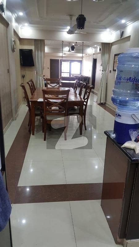 جمشید روڈ کراچی میں 4 کمروں کا 12 مرلہ فلیٹ 4.1 کروڑ میں برائے فروخت۔
