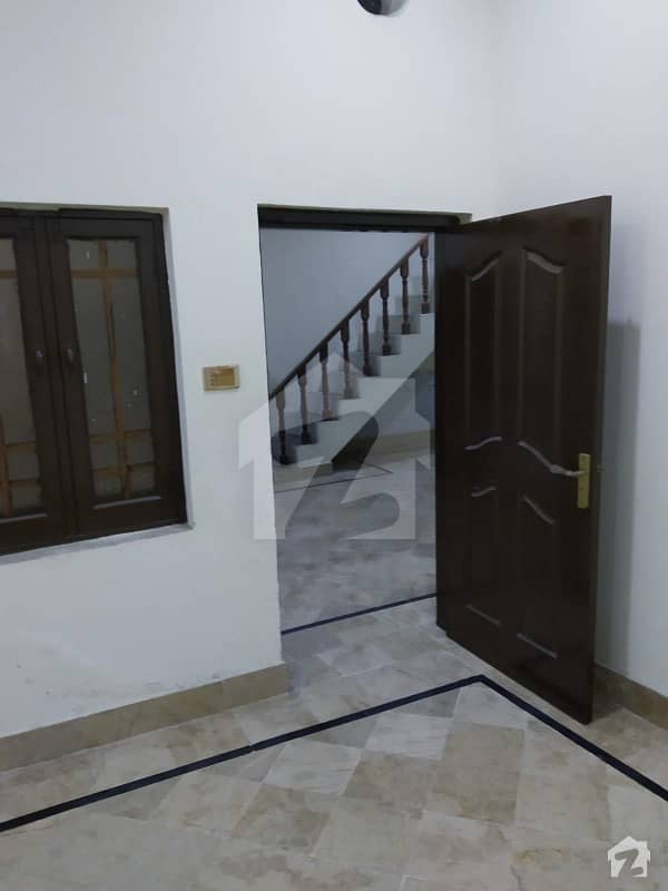 حاجی آباد فیصل آباد میں 2 کمروں کا 6 مرلہ مکان 22 ہزار میں کرایہ پر دستیاب ہے۔