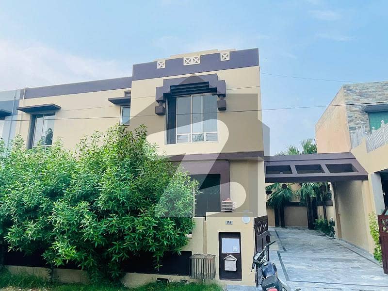 9 Marla beautiful renovated house for Sale in Eden Avenue (Near DHA Metro)