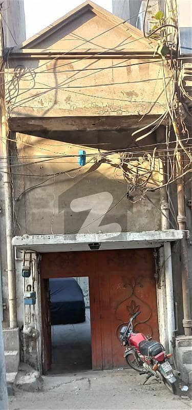 میکلوڈ روڈ لاہور میں 11 کمروں کا 15 مرلہ مکان 2 لاکھ میں کرایہ پر دستیاب ہے۔