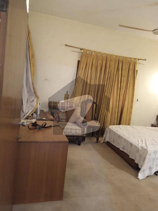 ڈی ایچ اے فیز 7 ڈی ایچ اے کراچی میں 3 کمروں کا 1 کنال مکان 9 کروڑ میں برائے فروخت۔