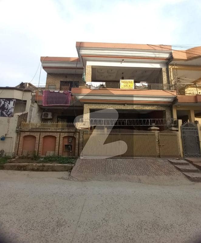 ایئر پورٹ روڈ راولپنڈی میں 6 کمروں کا 11 مرلہ مکان 3 کروڑ میں برائے فروخت۔
